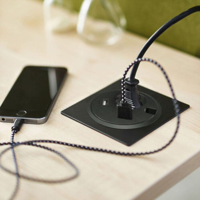De Powerdot een compacte stroomvoorziening in je bureau